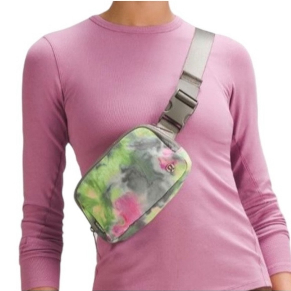 Lululemon | Everywhere Belt Bag 1L - Picture 1 of 7